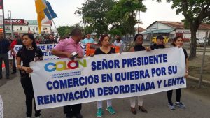 Residentes y comercios  vecinos al proyecto Renovación Colón se manifiestan por afectaciones de la obra. Foto/Cortesía