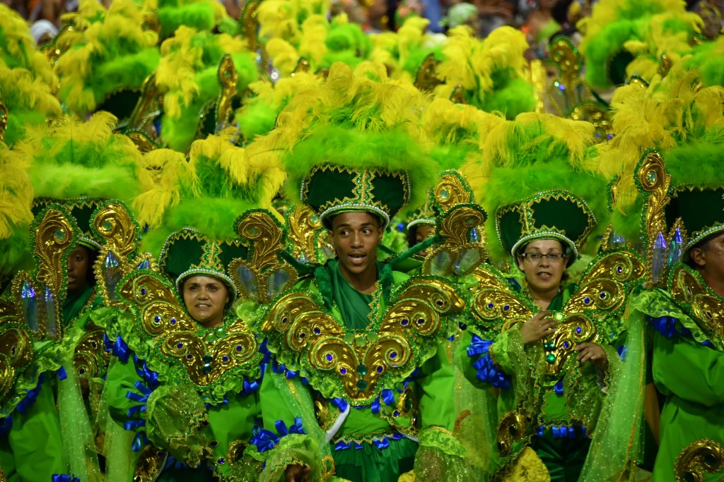 Revellers of the Tom Maior samba school perform during the first night of carnival in Sao Paulo, Brazil, at the city's Sambadrome early on February 10, 2018. / AFP PHOTO / Nelson ALMEIDA